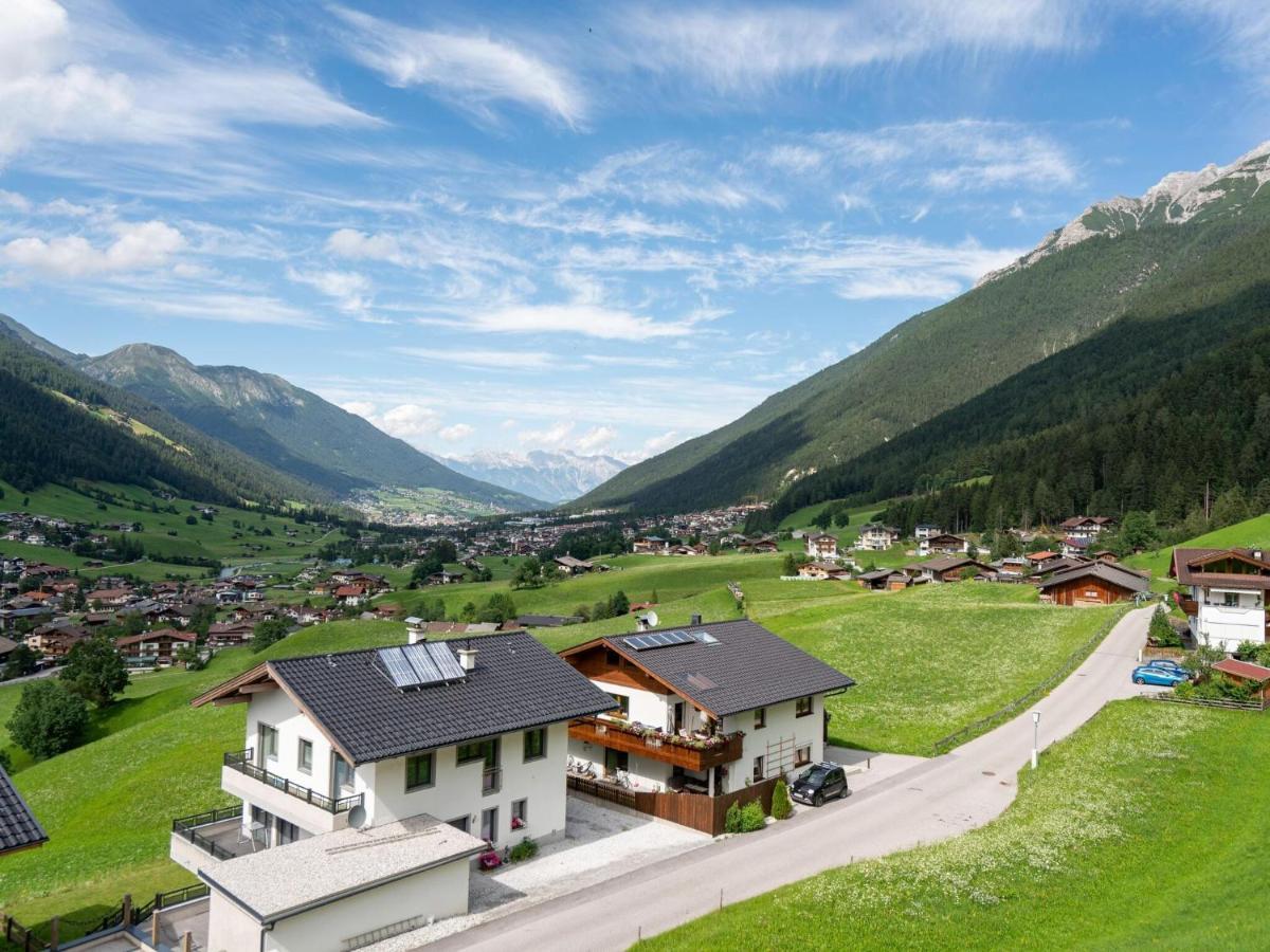 Apartment In Stubai Valley With Balcony Нойщифт им Щубайтал Екстериор снимка